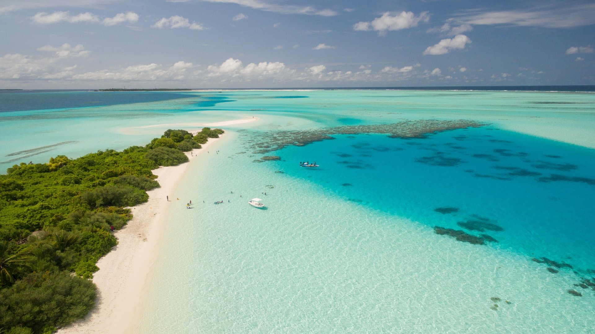 Europa.lat - Explore beautiful destinations worldwide with our travel guides and booking services